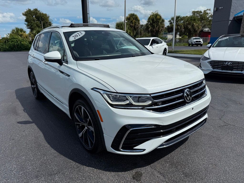 2023 Volkswagen Tiguan SEL R-Line Black photo 3