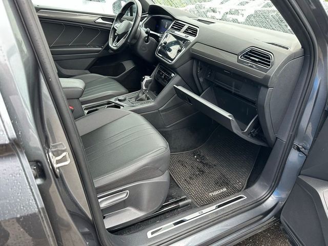 2023 Volkswagen Tiguan 2.0T SE R-Line Black 4MOTION - 23031637 - 22