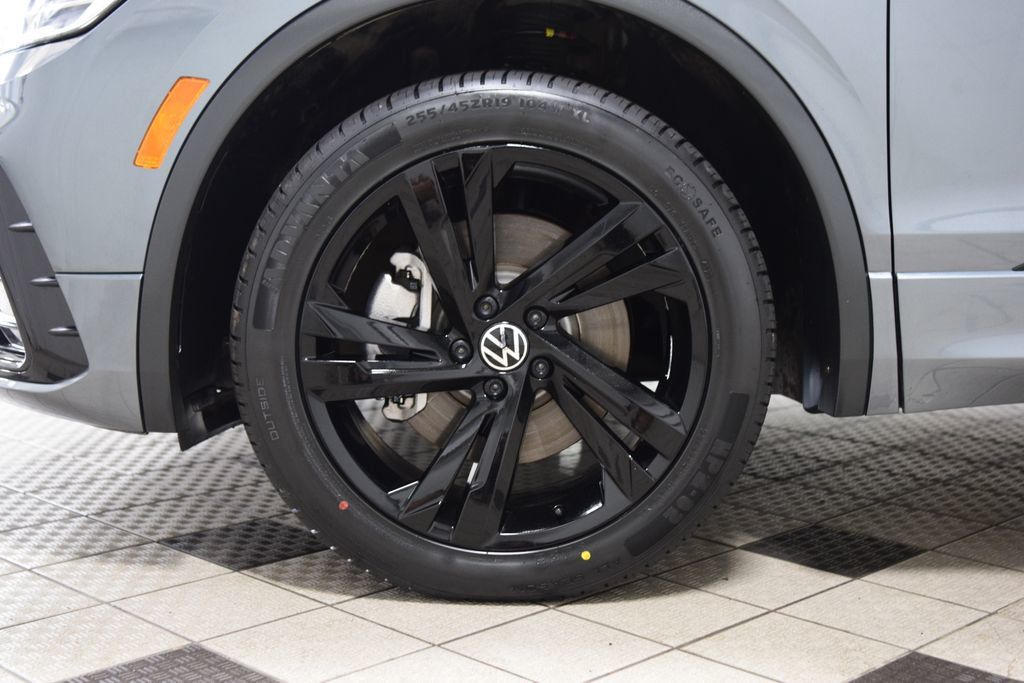 2023 Volkswagen Tiguan 2.0T SE R-Line Black 4MOTION - 23031637 - 25