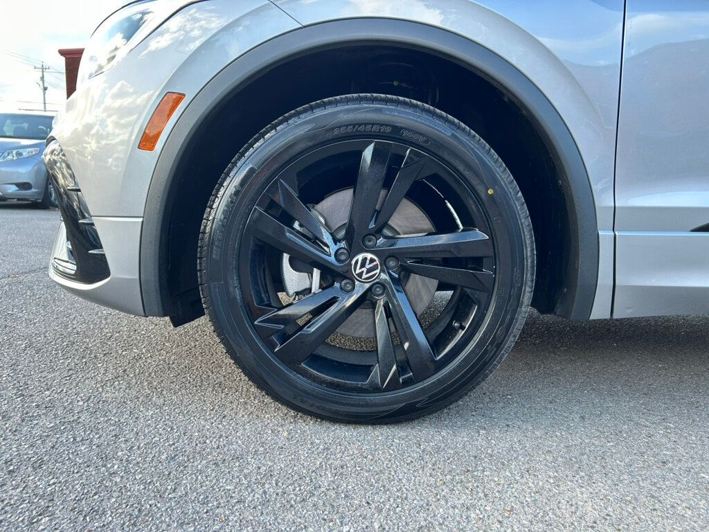 2023 Volkswagen Tiguan SE R-Line Black photo 18