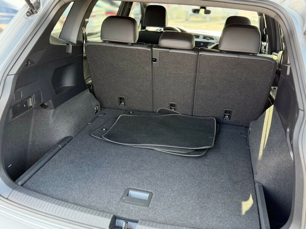 2023 Volkswagen Tiguan 2.0T SE R-Line Black 4MOTION - 22984428 - 39