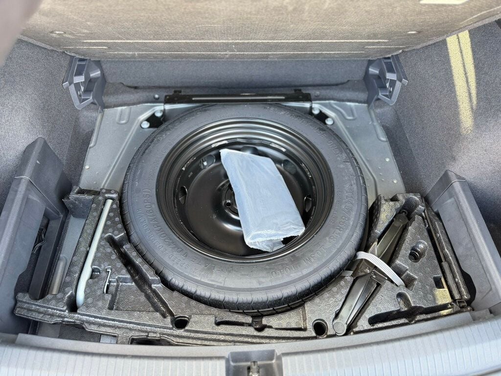 2023 Volkswagen Tiguan 2.0T SE R-Line Black 4MOTION - 22984428 - 40