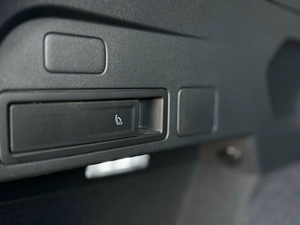 2023 Volkswagen Tiguan 2.0T SE R-Line Black 4MOTION - 22984428 - 41