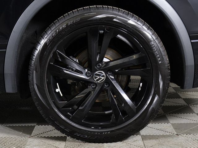2023 Volkswagen Tiguan 2.0T SE R-Line Black 4MOTION - 22943636 - 22