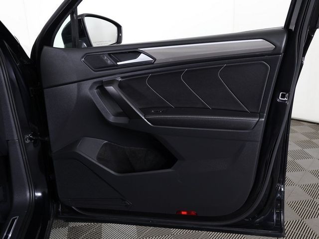 2023 Volkswagen Tiguan 2.0T SE R-Line Black 4MOTION - 22943636 - 24