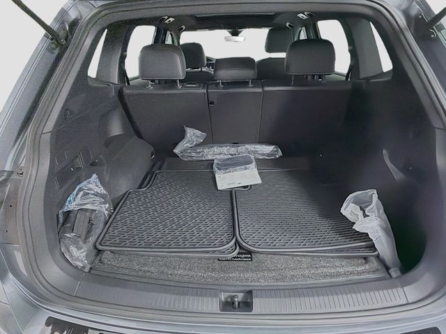 2023 Volkswagen Tiguan 2.0T SE R-Line Black 4MOTION - 23004681 - 25