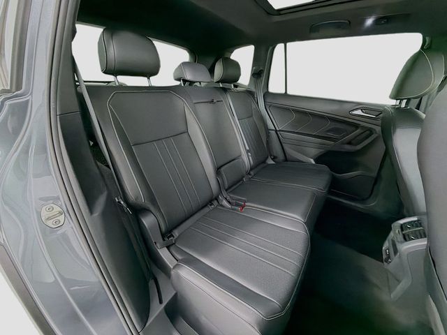 2023 Volkswagen Tiguan 2.0T SE R-Line Black 4MOTION - 23004681 - 26