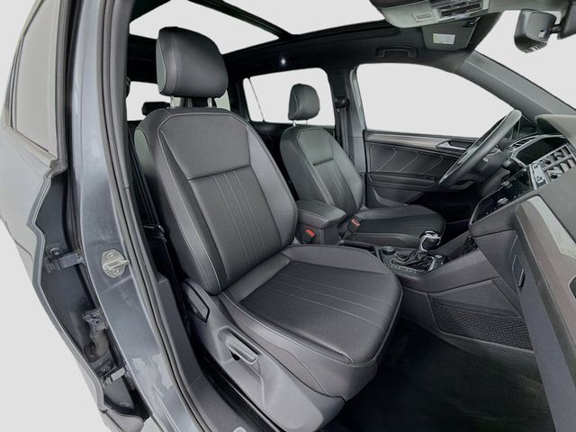 2023 Volkswagen Tiguan 2.0T SE R-Line Black 4MOTION - 23004681 - 27