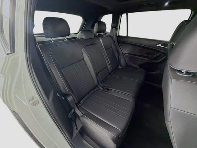 2023 Volkswagen Tiguan 2.0T SE R-Line Black 4MOTION - 23022537 - 27