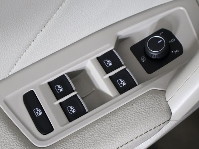 2023 Volkswagen Tiguan 2.0T SE R-Line Black FWD - 22991416 - 40