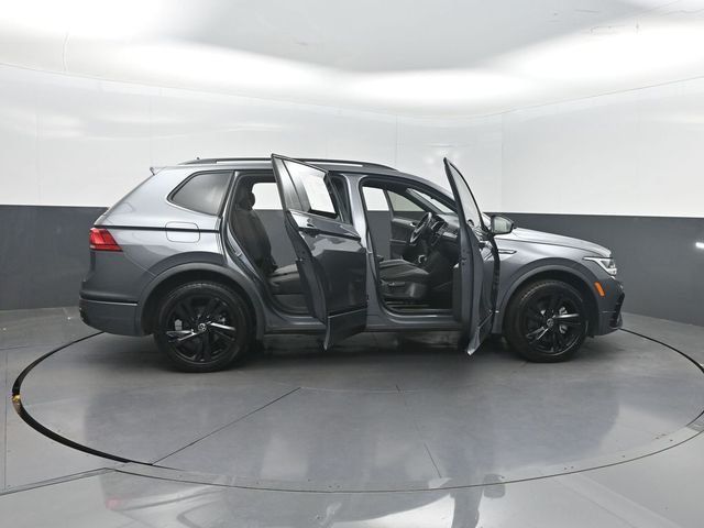 2023 Volkswagen Tiguan 2.0T SE R-Line Black FWD - 23070559 - 36