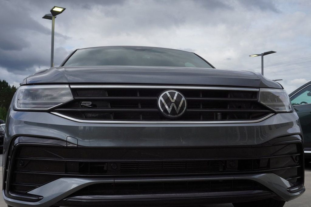 2023 Volkswagen Tiguan SE R-Line Black photo 2
