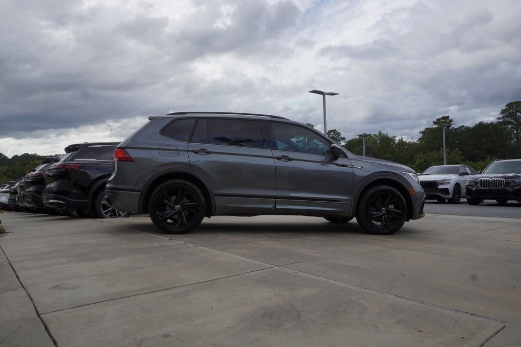 2023 Volkswagen Tiguan SE R-Line Black photo 3