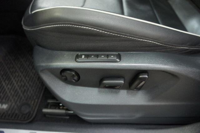 2023 Volkswagen Tiguan R-Line 4MOTION, Stunning - 22988928 - 35