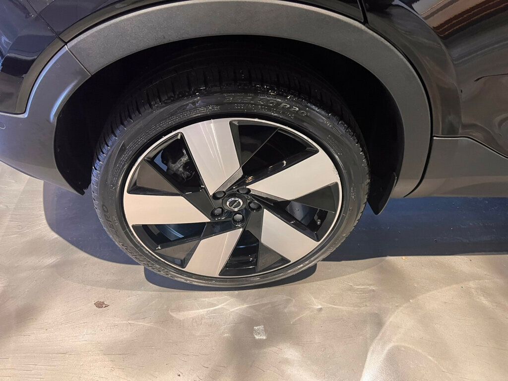 2023 Volvo C40 Recharge Pure Electric AWD/UltimatePkg/360Cam/AdapCruise/PanoRoof/HtdSteerWheel/NAV - 22988210 - 11