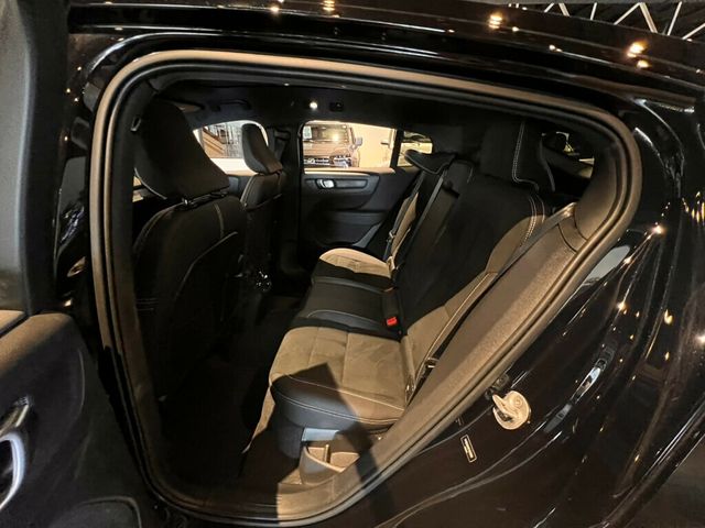 2023 Volvo C40 Recharge Pure Electric AWD/UltimatePkg/360Cam/AdapCruise/PanoRoof/HtdSteerWheel/NAV - 22988210 - 22