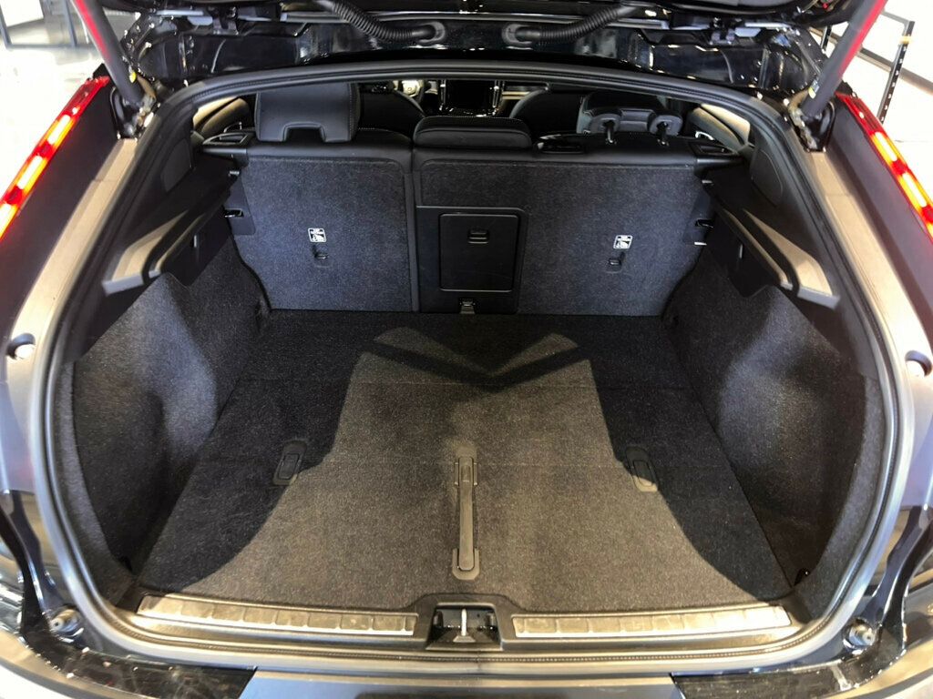 2023 Volvo C40 Recharge Pure Electric AWD/UltimatePkg/360Cam/AdapCruise/PanoRoof/HtdSteerWheel/NAV - 22988210 - 23