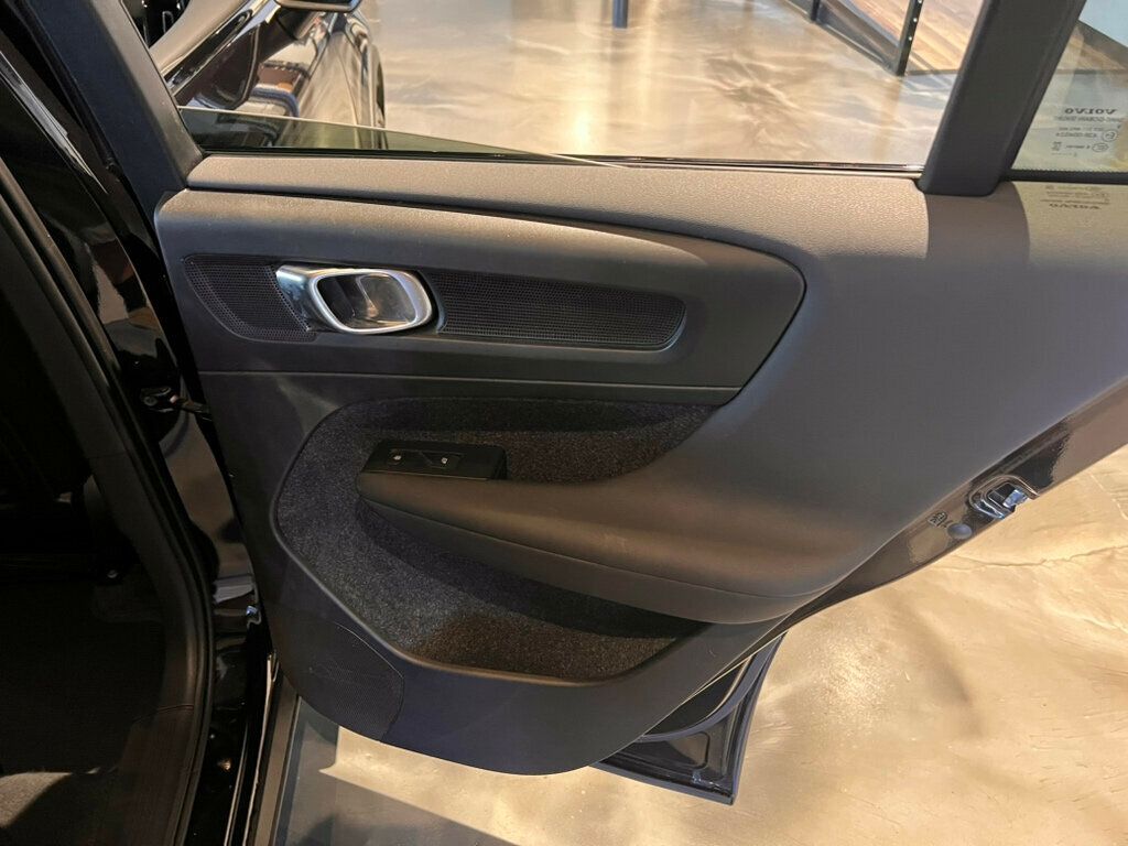 2023 Volvo C40 Recharge Pure Electric AWD/UltimatePkg/360Cam/AdapCruise/PanoRoof/HtdSteerWheel/NAV - 22988210 - 24