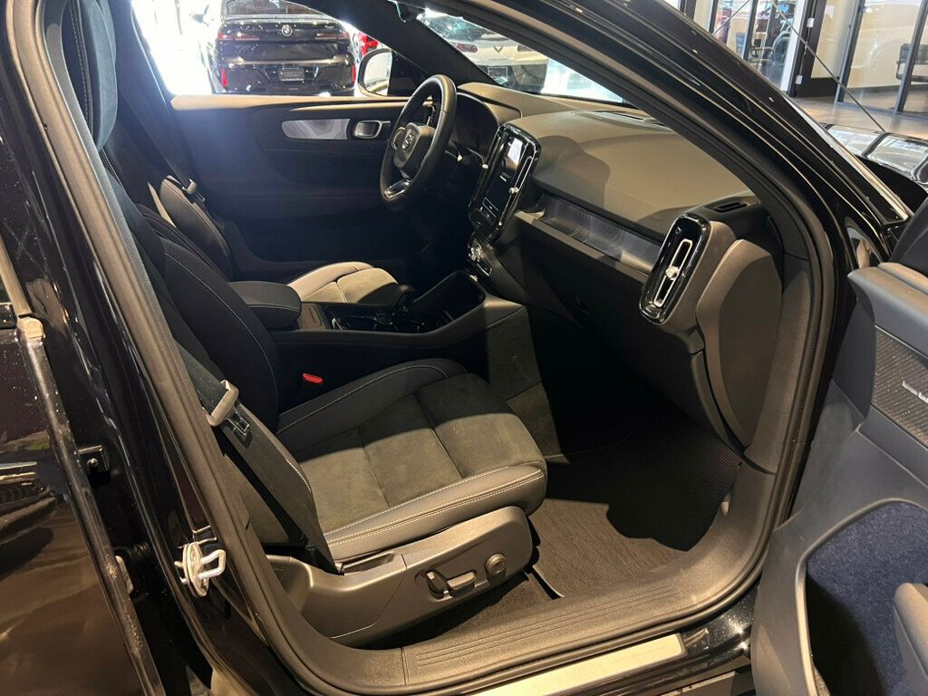 2023 Volvo C40 Recharge Pure Electric AWD/UltimatePkg/360Cam/AdapCruise/PanoRoof/HtdSteerWheel/NAV - 22988210 - 28