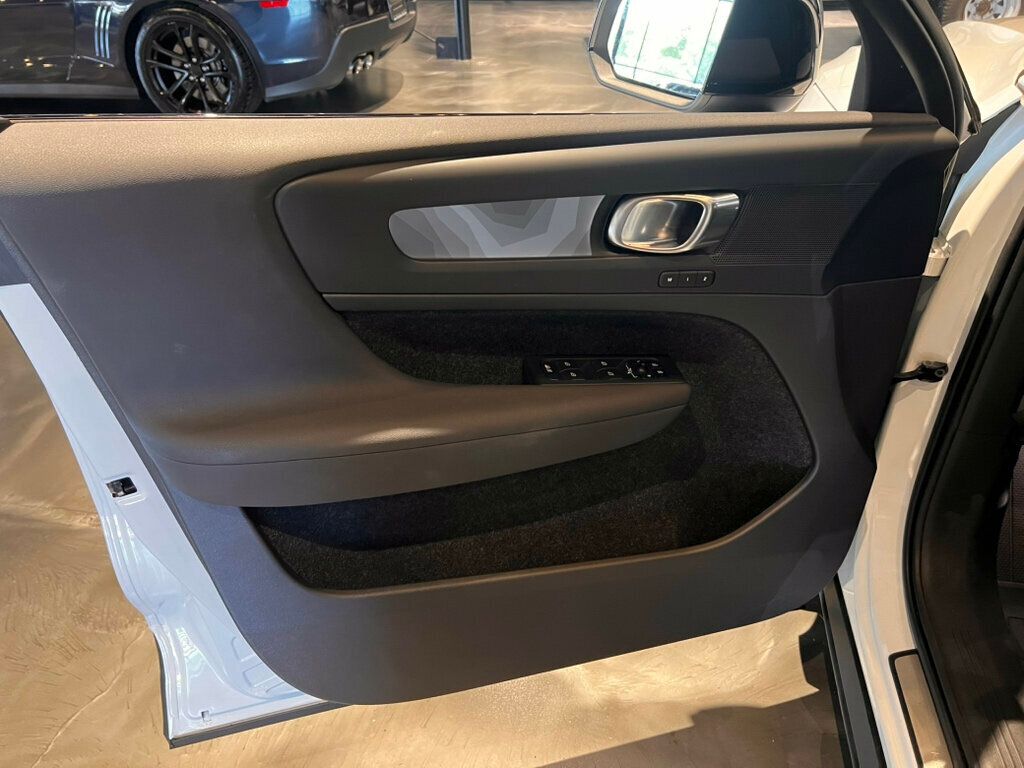 2023 Volvo C40 Recharge Pure Electric Twin/AWD/Plus/360Cam/PanoRoof/HtdSeats/NAV/AppleCarplay/LaneKeep - 23023476 - 13