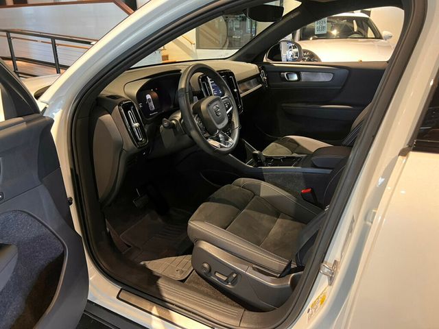 2023 Volvo C40 Recharge Pure Electric Twin/AWD/Plus/360Cam/PanoRoof/HtdSeats/NAV/AppleCarplay/LaneKeep - 23023476 - 14