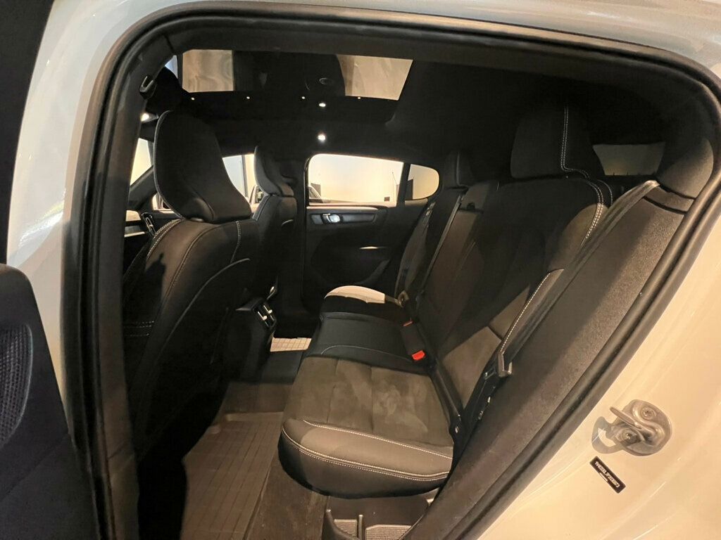 2023 Volvo C40 Recharge Pure Electric Twin/AWD/Plus/360Cam/PanoRoof/HtdSeats/NAV/AppleCarplay/LaneKeep - 23023476 - 22