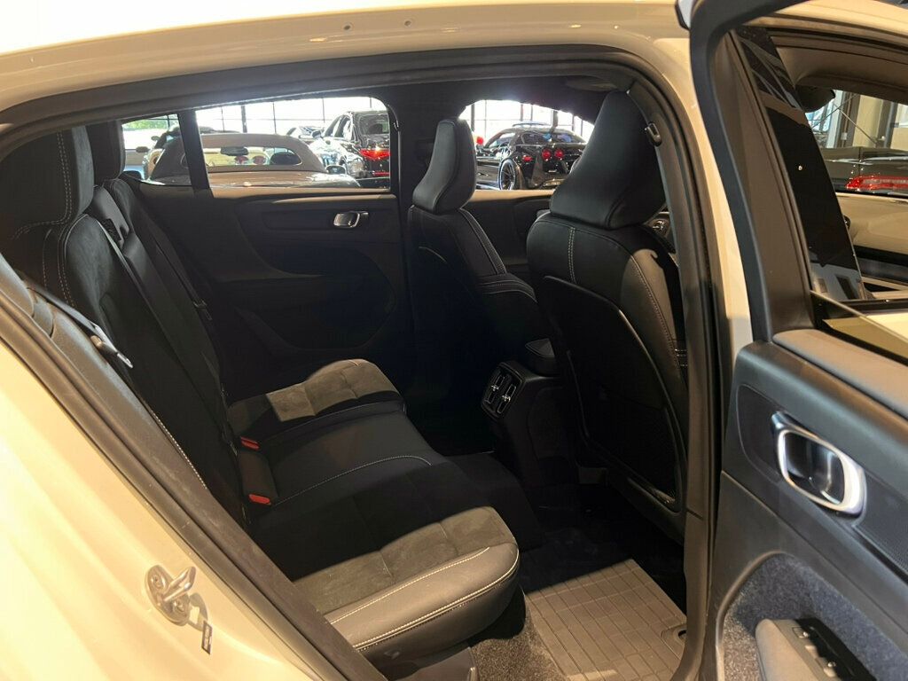 2023 Volvo C40 Recharge Pure Electric Twin/AWD/Plus/360Cam/PanoRoof/HtdSeats/NAV/AppleCarplay/LaneKeep - 23023476 - 25