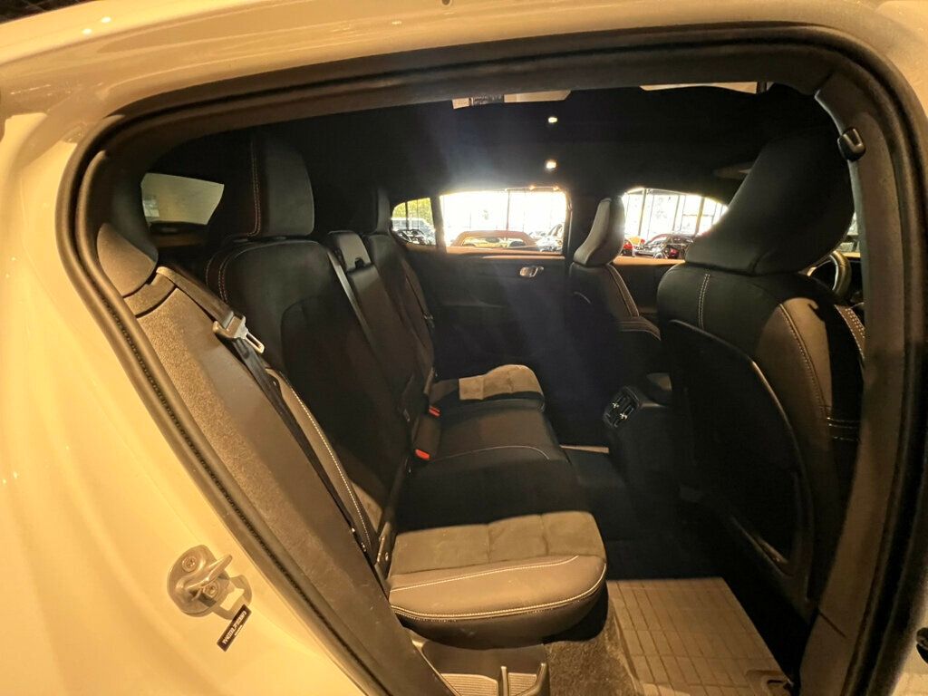 2023 Volvo C40 Recharge Pure Electric Twin/AWD/Plus/360Cam/PanoRoof/HtdSeats/NAV/AppleCarplay/LaneKeep - 23023476 - 26