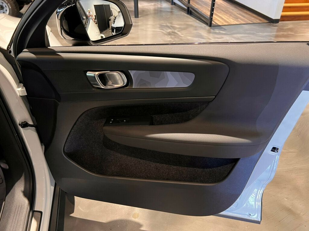 2023 Volvo C40 Recharge Pure Electric Twin/AWD/Plus/360Cam/PanoRoof/HtdSeats/NAV/AppleCarplay/LaneKeep - 23023476 - 27
