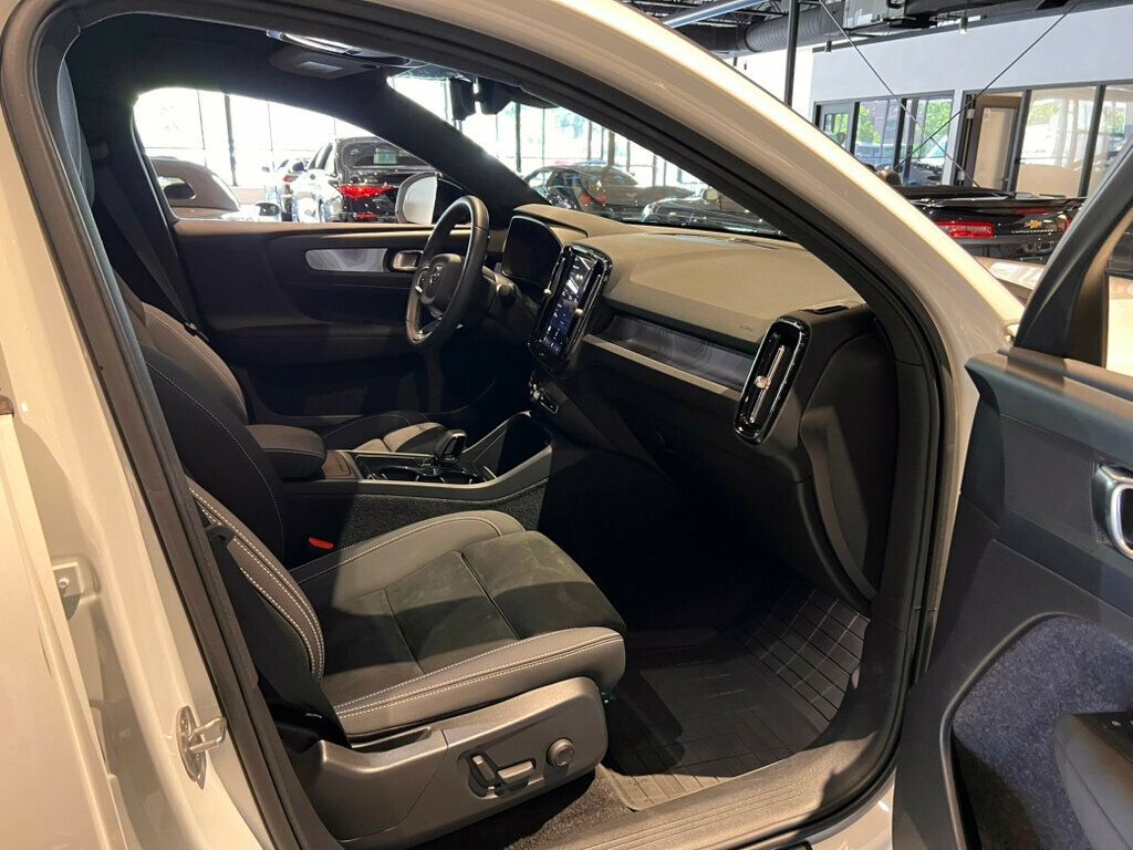2023 Volvo C40 Recharge Pure Electric Twin/AWD/Plus/360Cam/PanoRoof/HtdSeats/NAV/AppleCarplay/LaneKeep - 23023476 - 28
