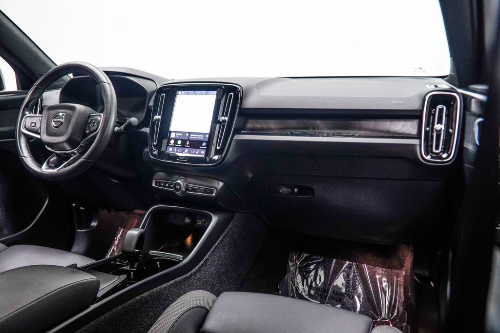 Volvo C40 photo 22