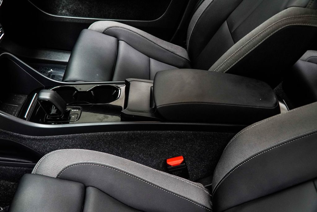 Volvo C40 photo 23
