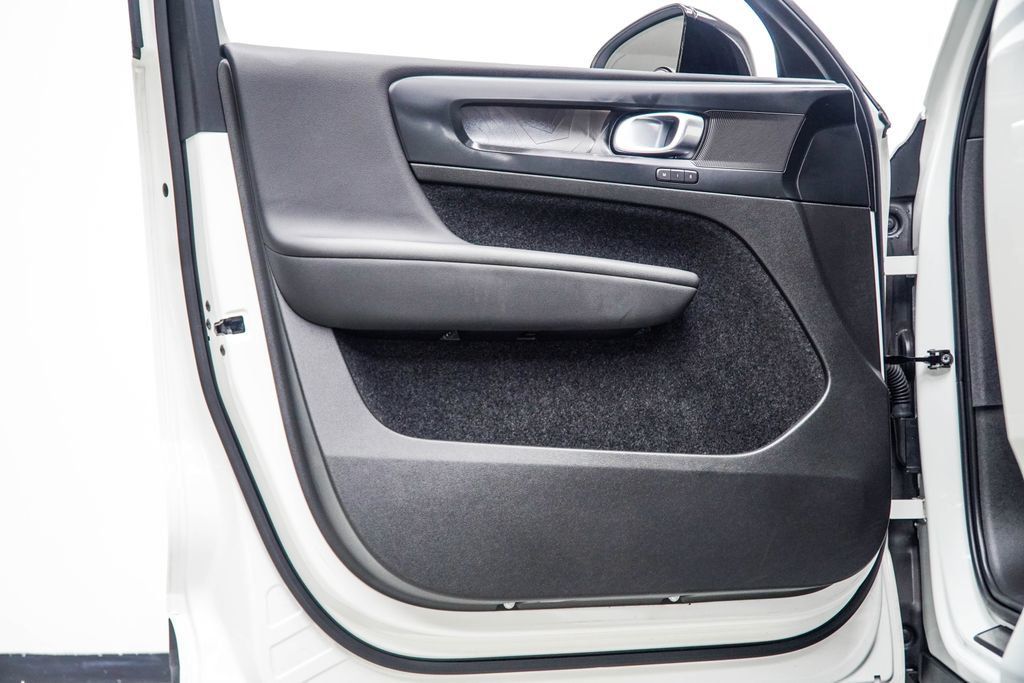 Volvo C40 photo 33