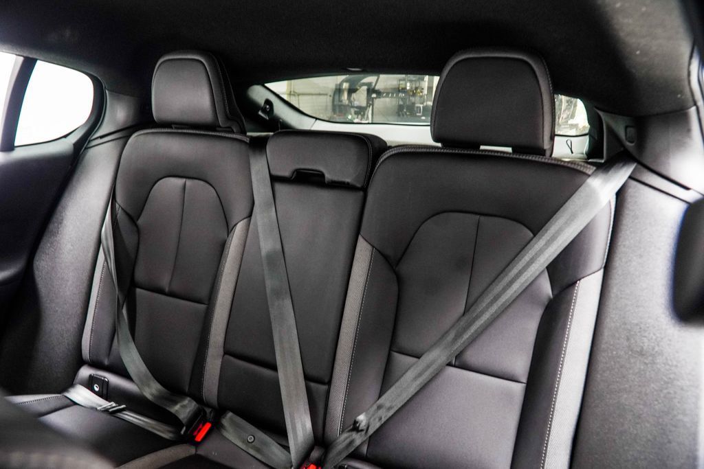 Volvo C40 photo 38