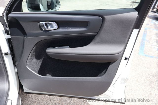 2023 Volvo C40 Recharge Pure Electric Twin eAWD Core - 23017117 - 17