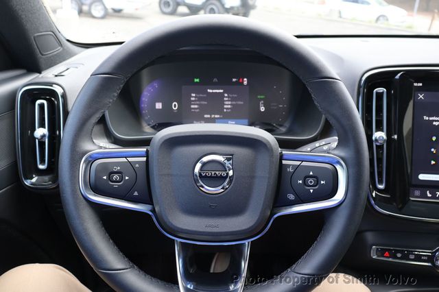 2023 Volvo C40 Recharge Pure Electric Twin eAWD Core - 23017117 - 23