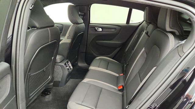 2023 Volvo C40 Recharge Pure Electric Twin eAWD Plus w/ Heat Pump & Climate Pkg - 23083005 - 19