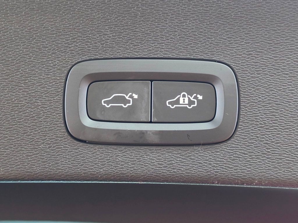 2023 Volvo C40 Recharge Pure Electric Twin eAWD Ultimate - 23062888 - 24