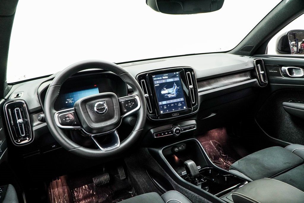 2023 Volvo C40 Recharge Ultimate photo 4