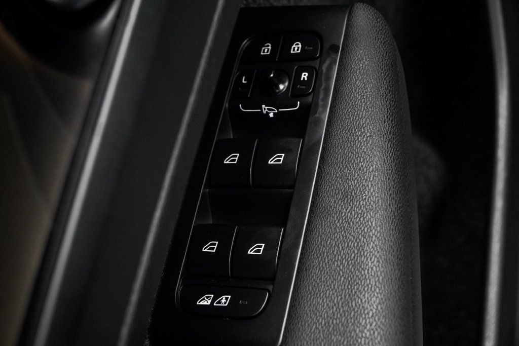 Volvo C40 photo 34