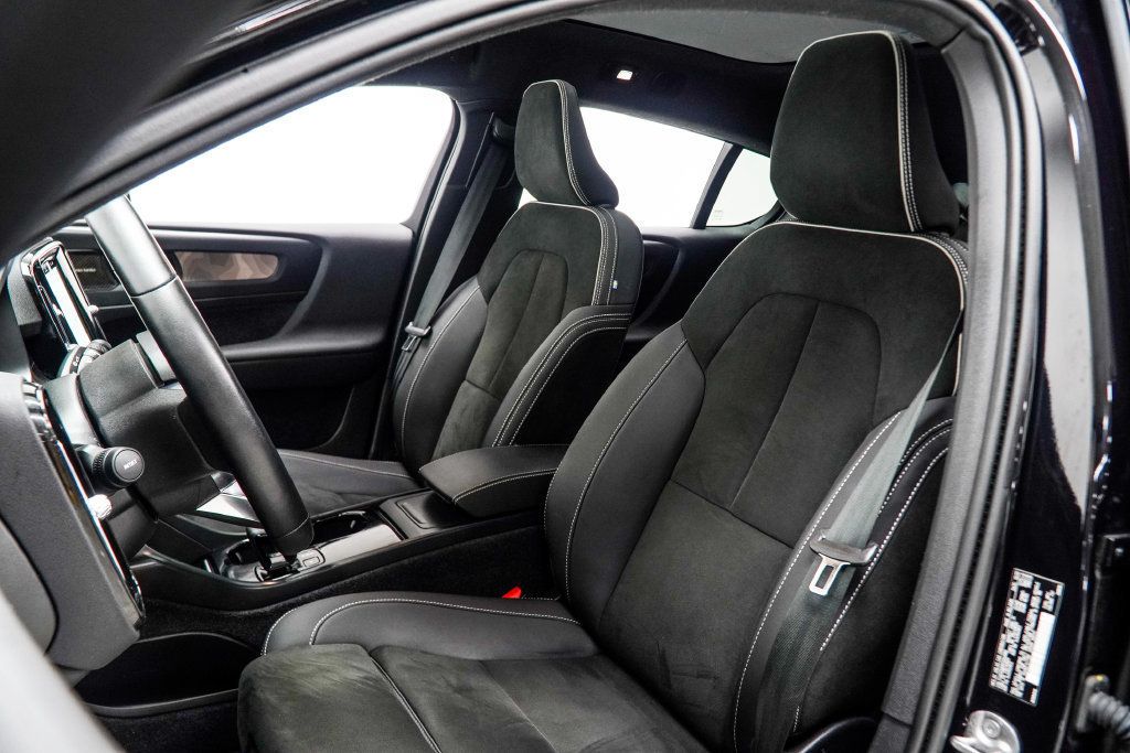 Volvo C40 photo 35