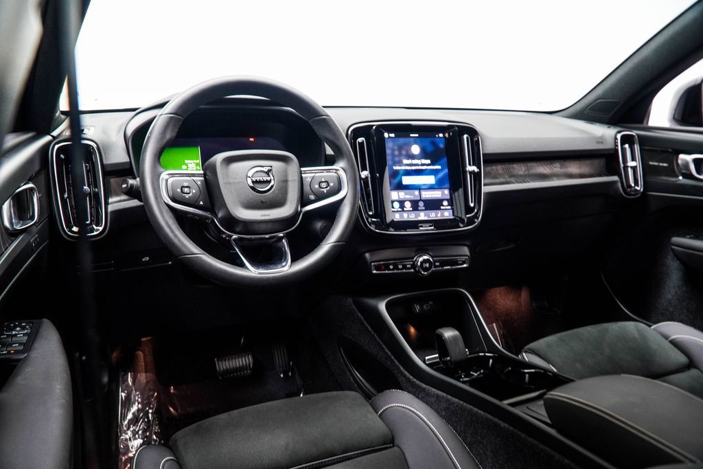 Volvo C40 photo 17