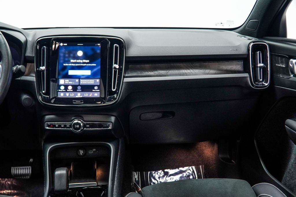 Volvo C40 photo 19