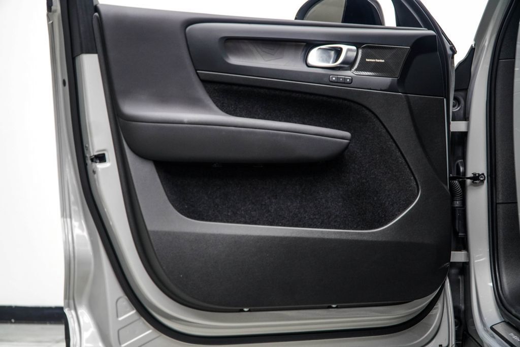 Volvo C40 photo 33