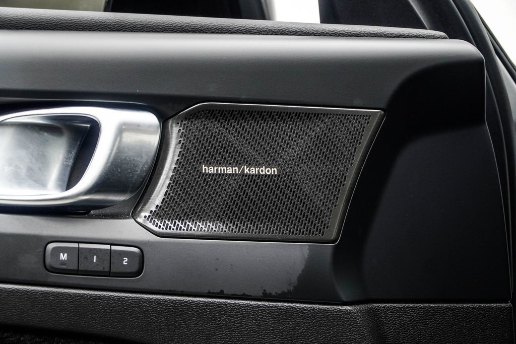 Volvo C40 photo 34