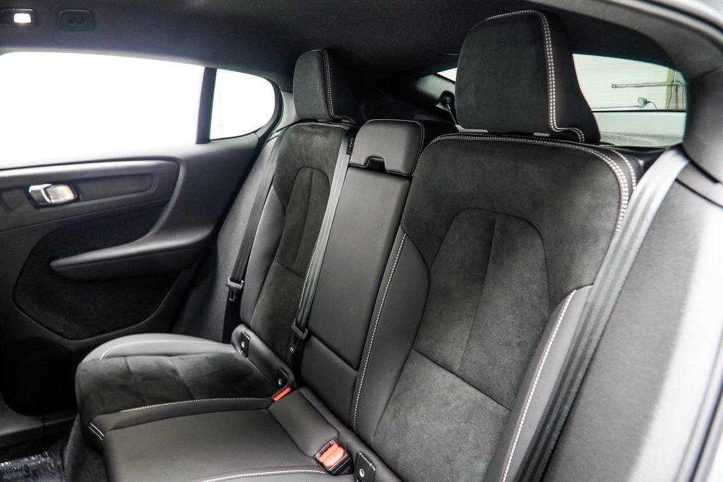Volvo C40 photo 39