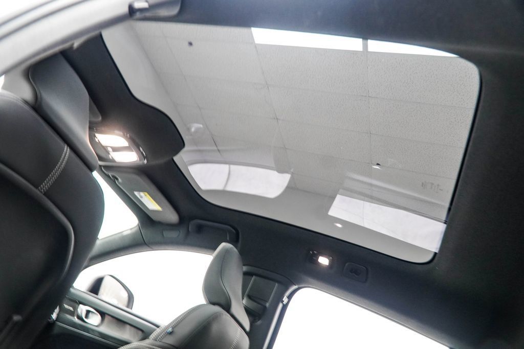 Volvo C40 photo 40