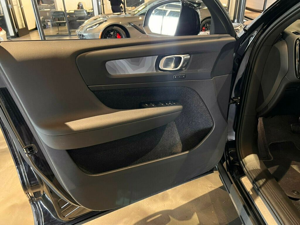 2023 Volvo C40 Recharge Pure Electric TwinPlus/AWD/ClimatePkg/HtdSteerWheel/HeatPump/360Cam/PanoRoof - 22976785 - 11