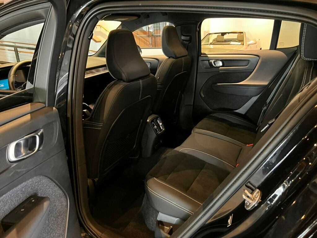 2023 Volvo C40 Recharge Pure Electric TwinPlus/AWD/ClimatePkg/HtdSteerWheel/HeatPump/360Cam/PanoRoof - 22976785 - 19