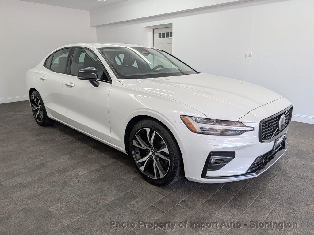 2023 Volvo S60 B5 AWD Core photo 3